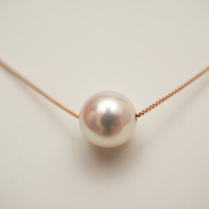 花珠真珠 5Sグレード ペンダント ネックレス 8.5mm-9.0mm K18PG 0.6φ ベネチアンチェーン クローズアップ